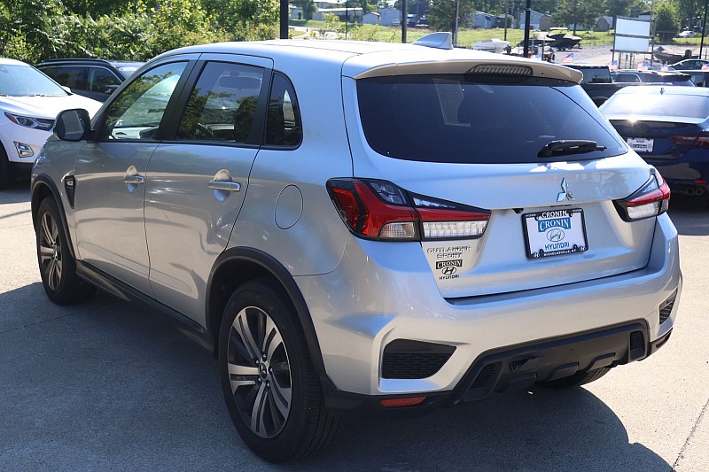 Vehicle image 7 of 24