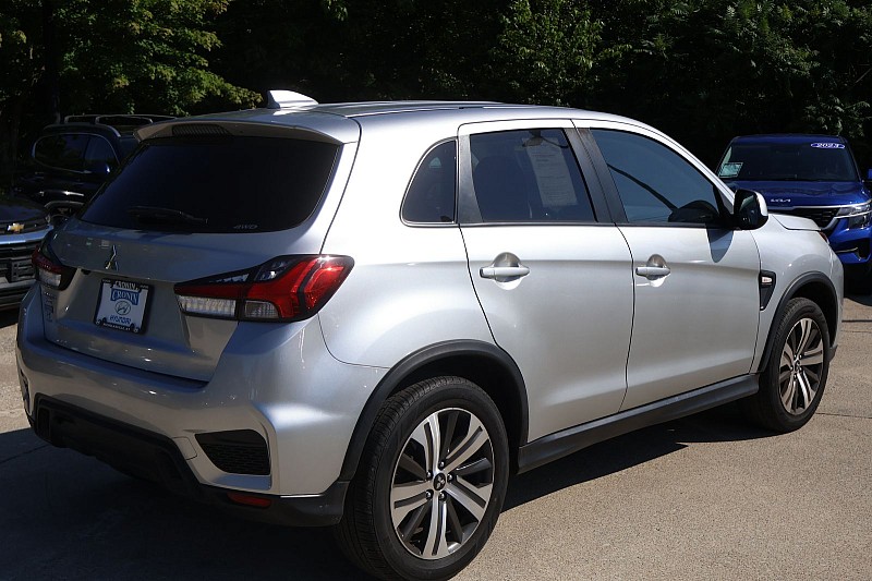 Vehicle image 5 of 24