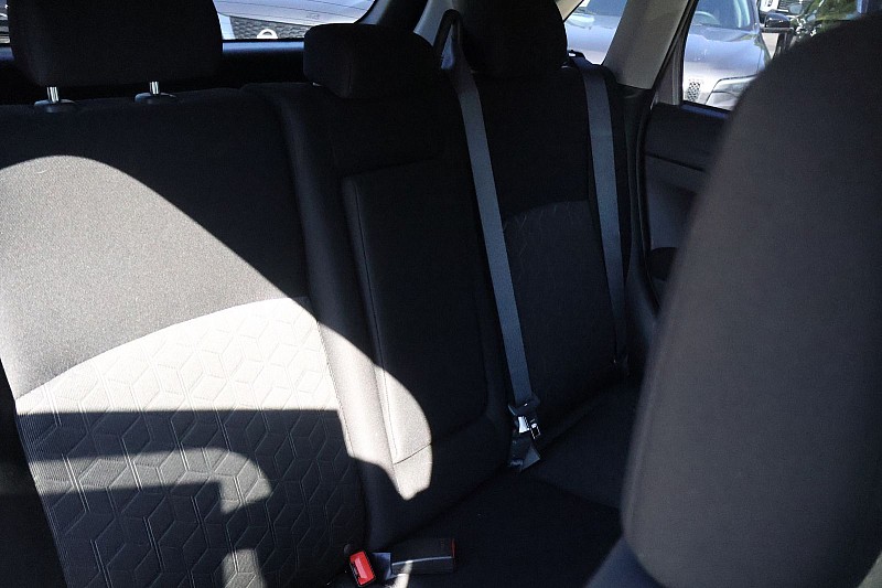 Vehicle image 11 of 24