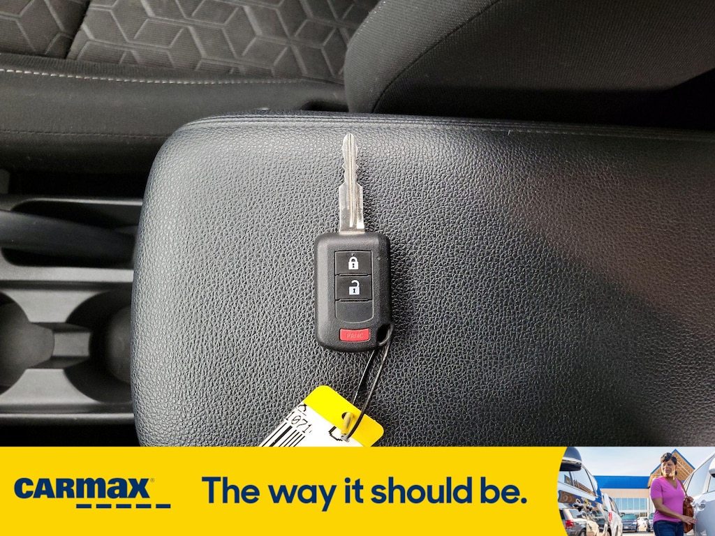 Vehicle image 13 of 26