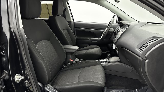 2020 Mitsubishi Outlander Sport ES 2.0 Image 8 of 30