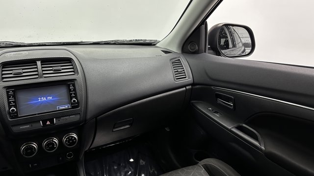 2020 Mitsubishi Outlander Sport ES 2.0 Image 17 of 30