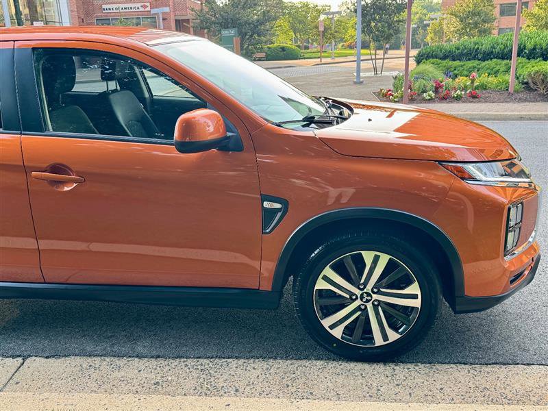 2020 Mitsubishi Outlander Sport Black Edition 2.0 Image 3 of 43