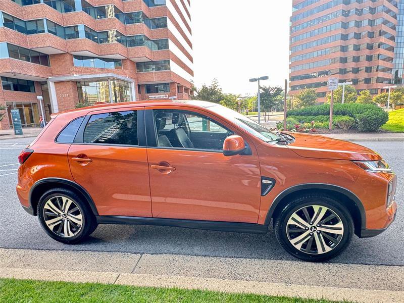 2020 Mitsubishi Outlander Sport Black Edition 2.0 Image 4 of 43