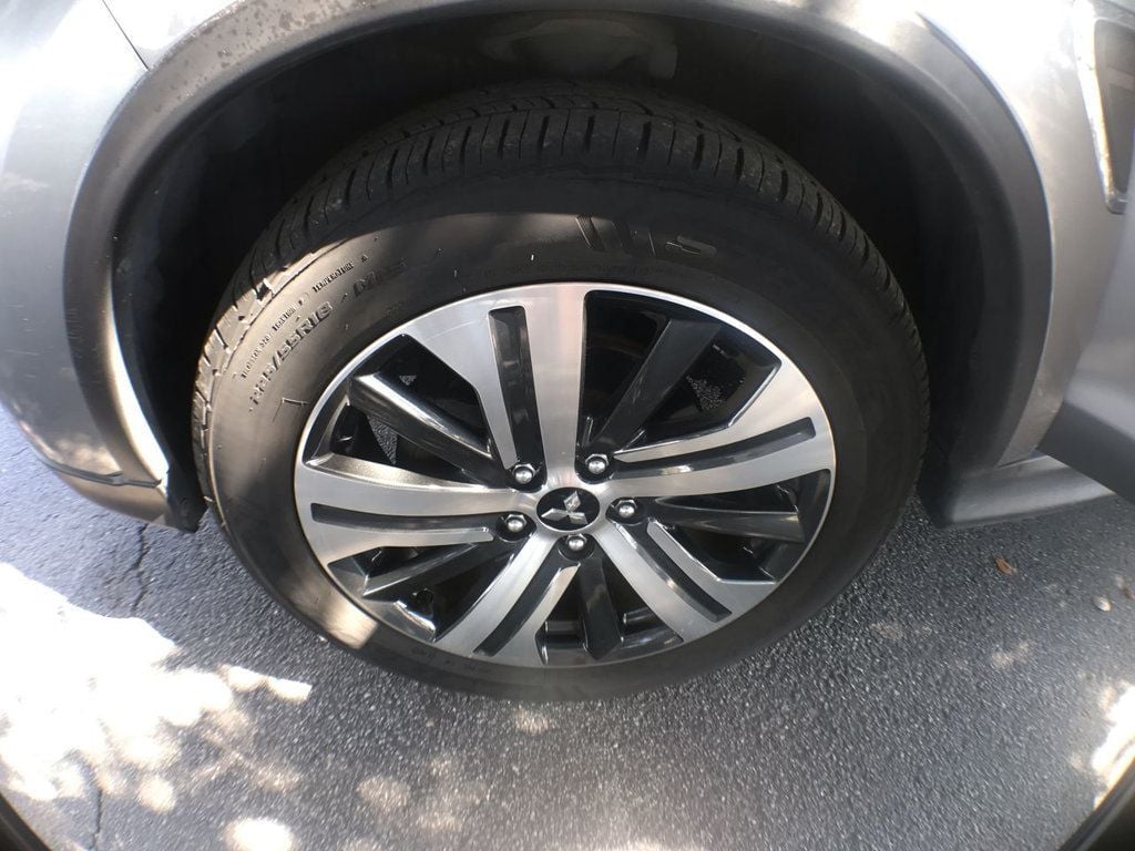 2020 Mitsubishi Outlander Sport ES 2.0 Image 11 of 23