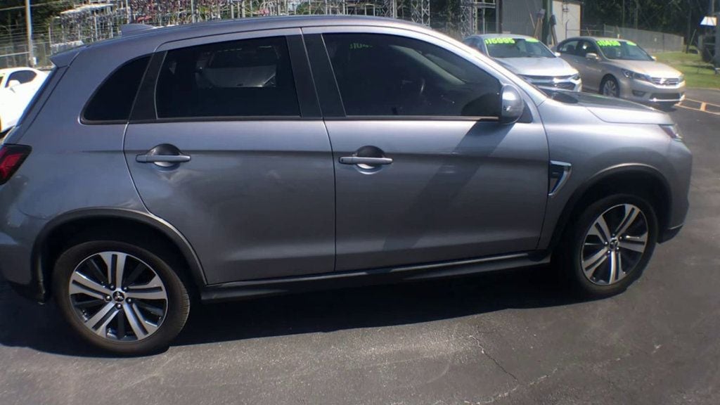 2020 Mitsubishi Outlander Sport ES 2.0 Image 6 of 23