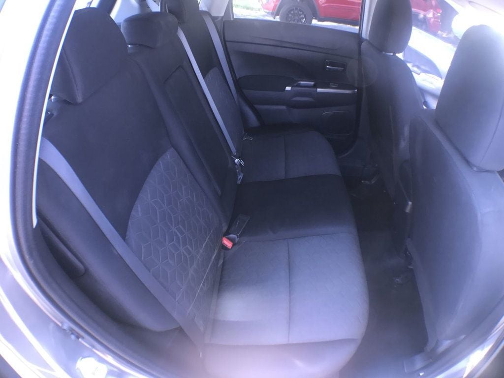 2020 Mitsubishi Outlander Sport ES 2.0 Image 14 of 23