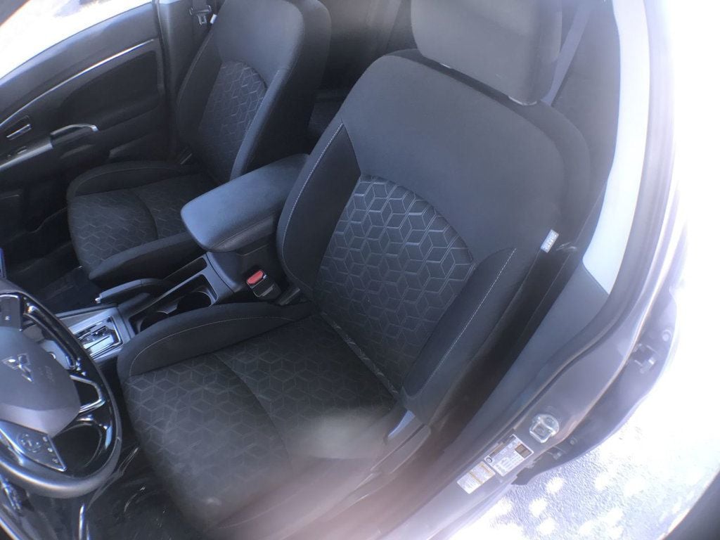 2020 Mitsubishi Outlander Sport ES 2.0 Image 15 of 23