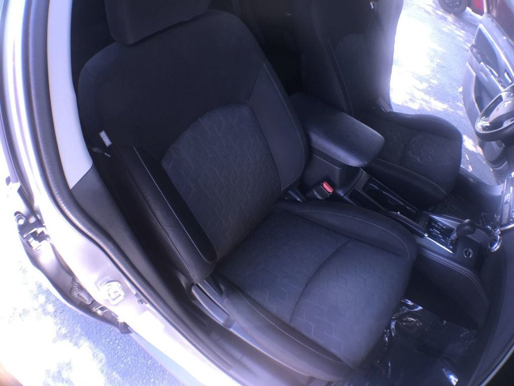 2020 Mitsubishi Outlander Sport ES 2.0 Image 13 of 23