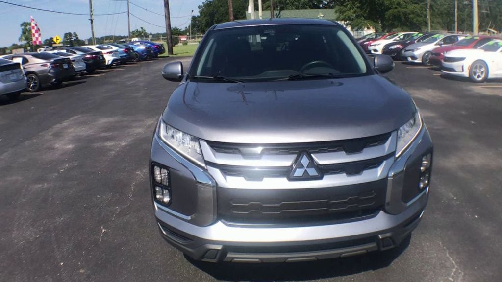 2020 Mitsubishi Outlander Sport ES 2.0 Image 3 of 23