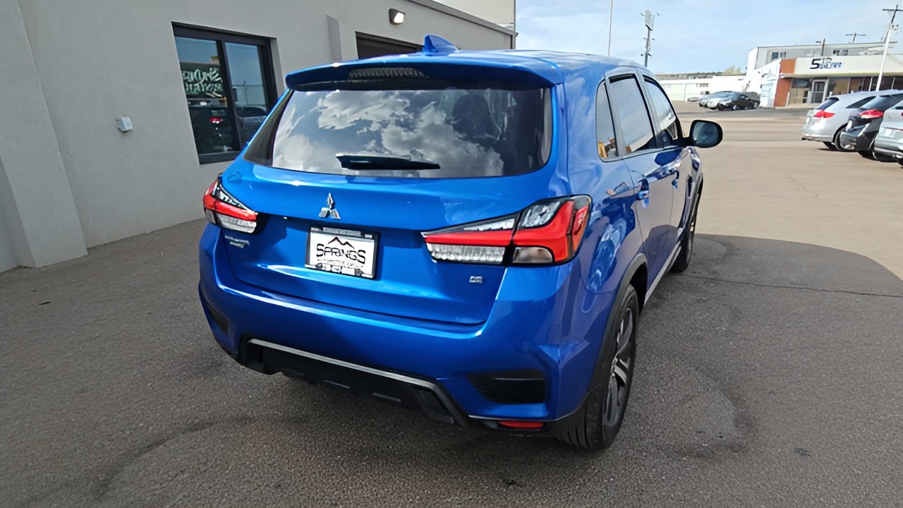 Vehicle image 28 of 30