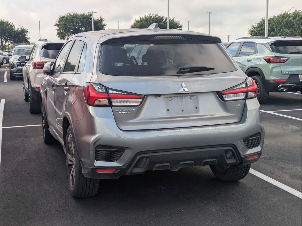 Vehicle image 4 of 4