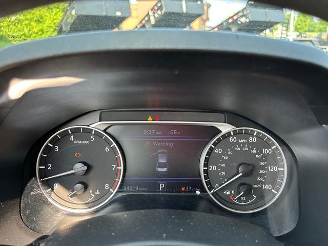 Vehicle image 19 of 27