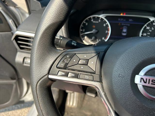 Vehicle image 17 of 27
