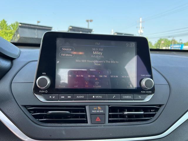 Vehicle image 21 of 27