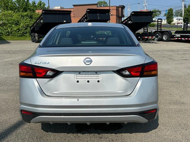Vehicle image 6 of 27