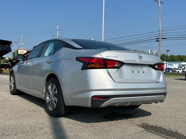 Vehicle image 8 of 27