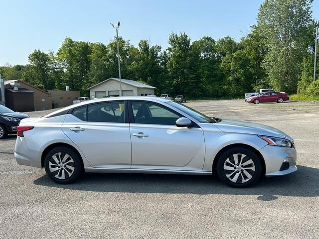 Vehicle image 4 of 27