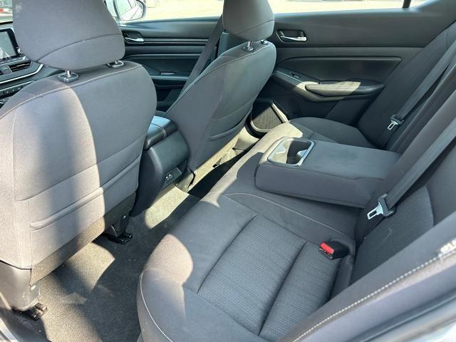 Vehicle image 13 of 27