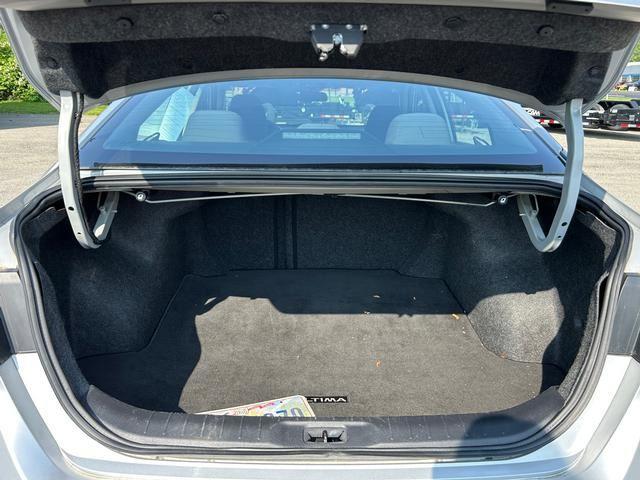 Vehicle image 11 of 27