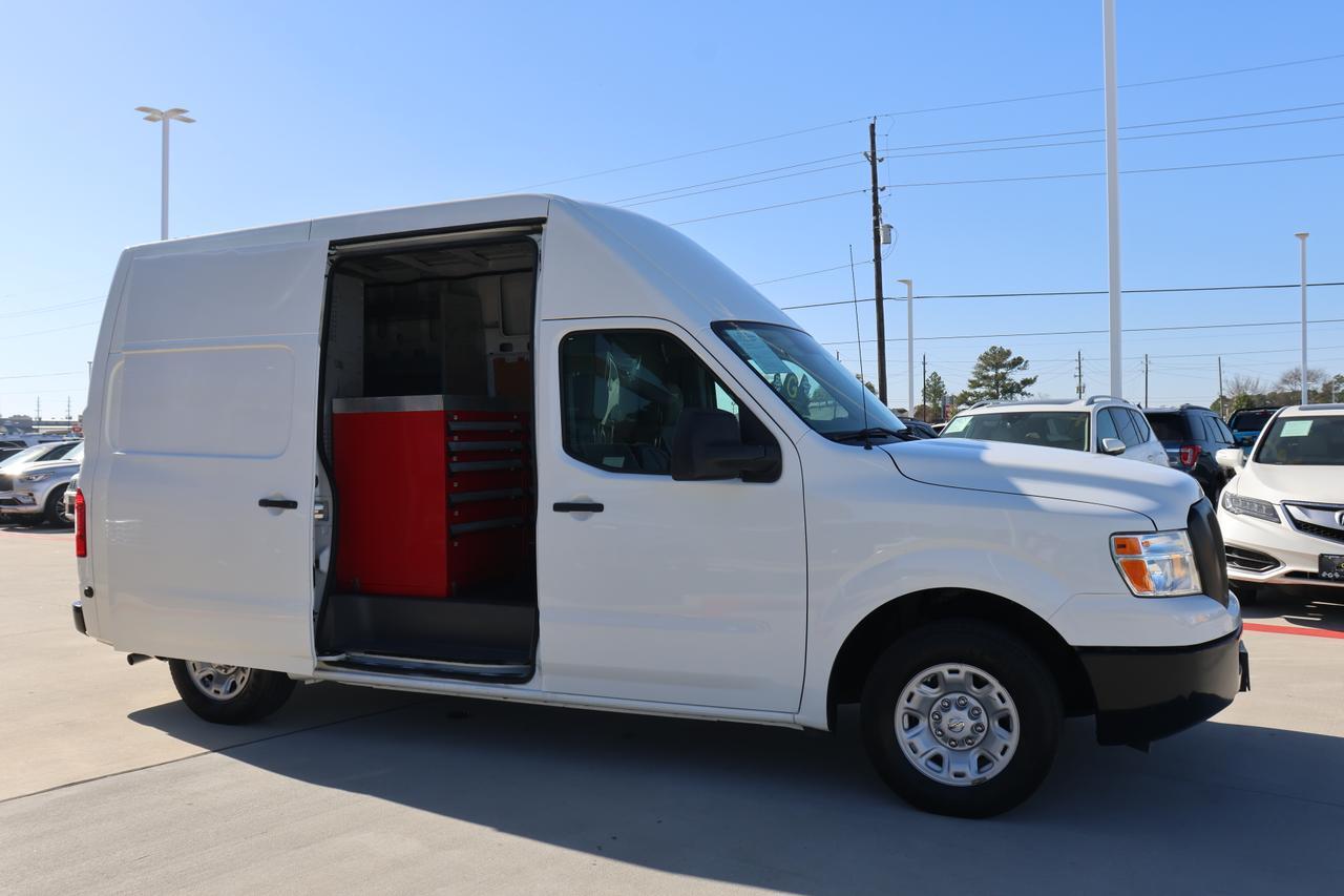 2020 Nissan NV SV Image 2 of 32