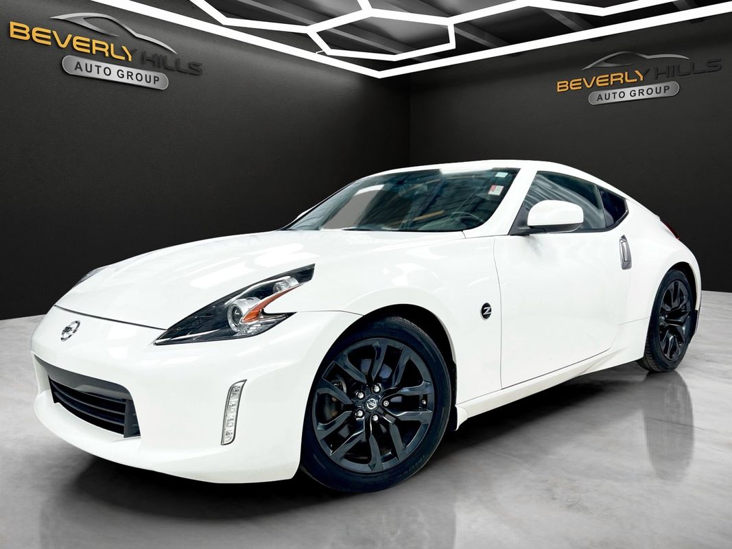 2020 Nissan 370Z Base Image 1 of 28
