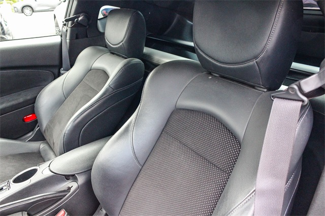 Vehicle image 23 of 27