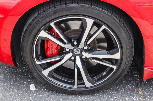 Vehicle image 17 of 27
