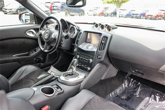 Vehicle image 9 of 27