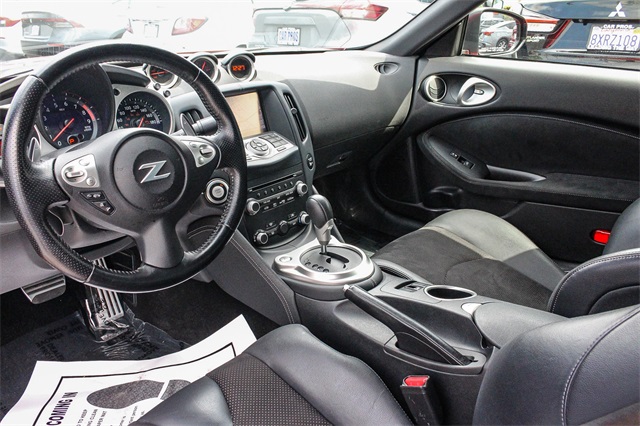 Vehicle image 8 of 27