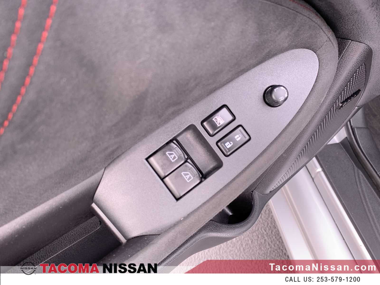 Vehicle image 13 of 23