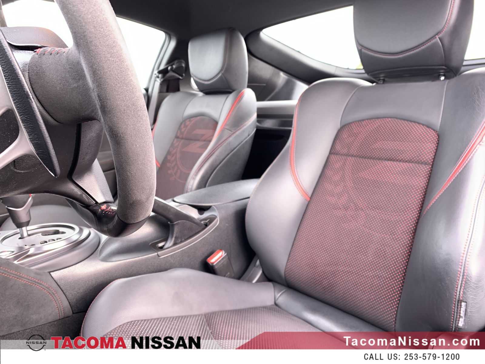 Vehicle image 11 of 23