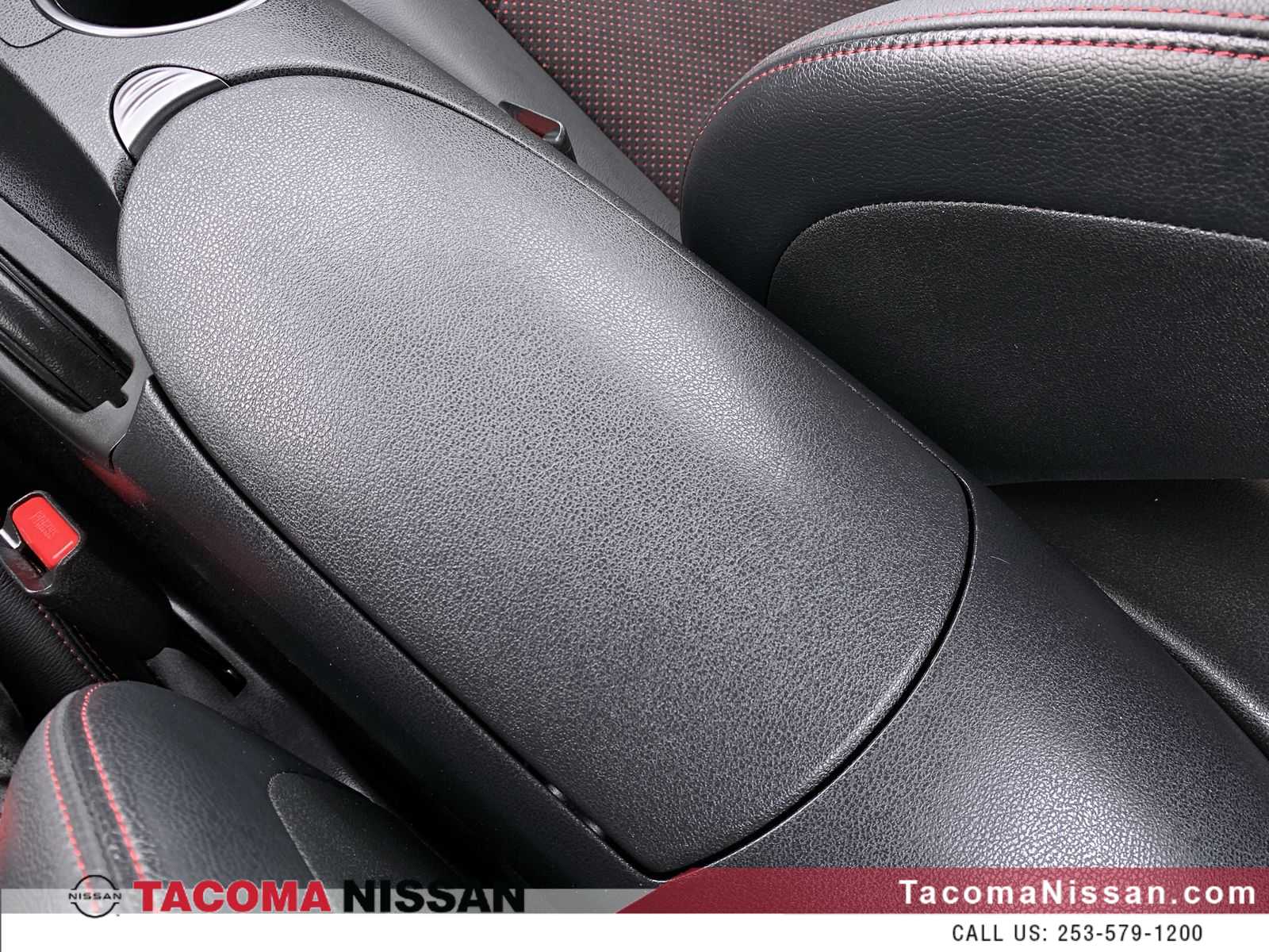 Vehicle image 19 of 23