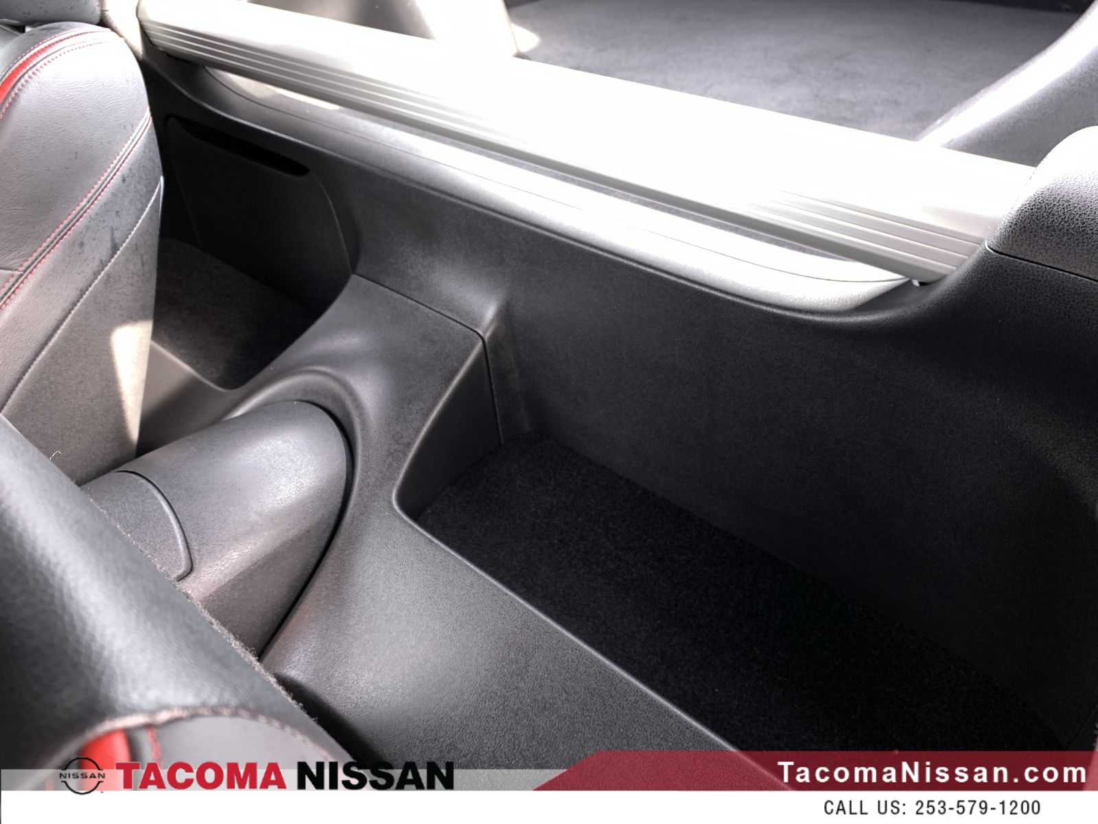 Vehicle image 20 of 23