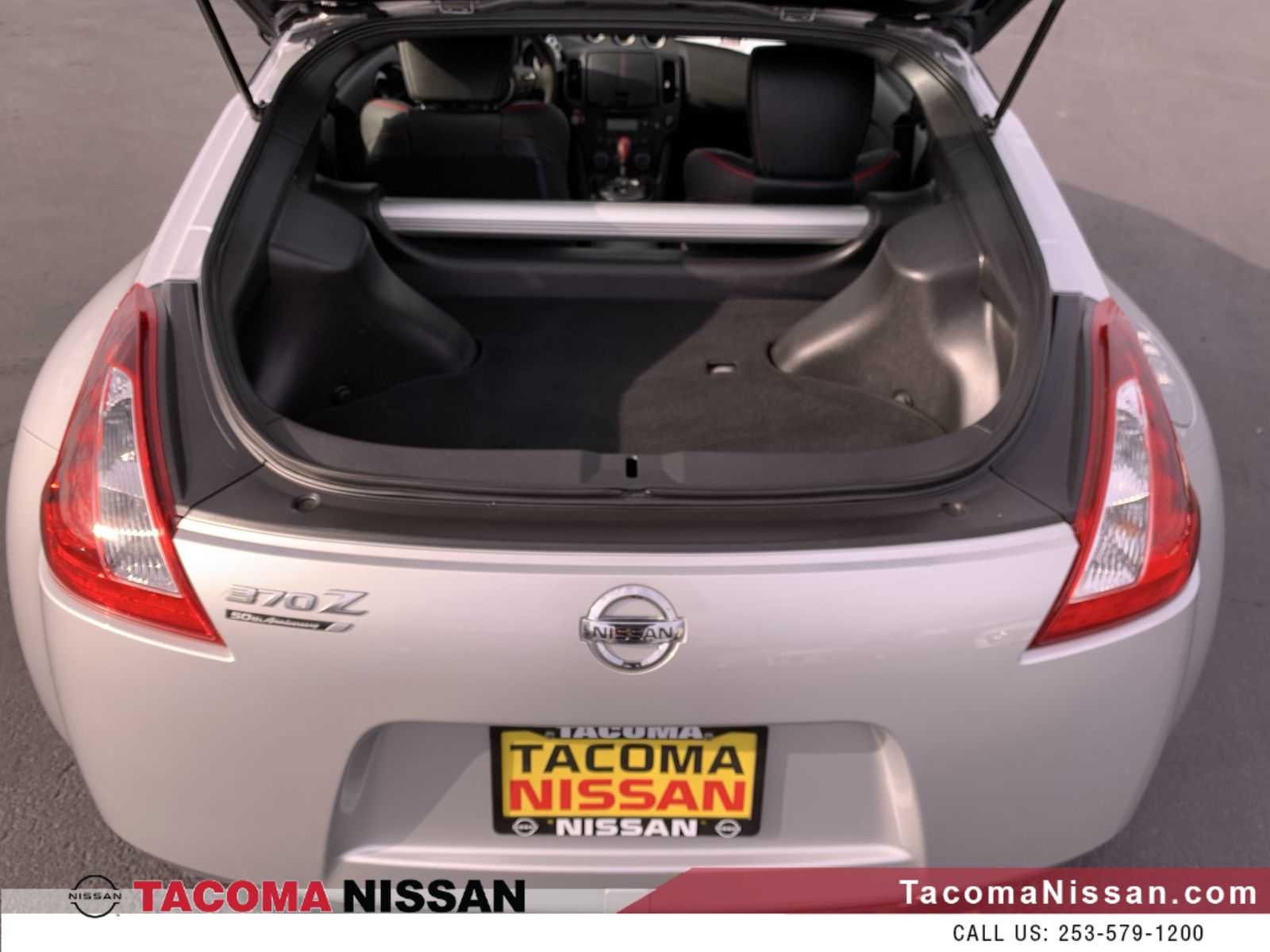 Vehicle image 21 of 23