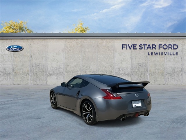 Vehicle image 8 of 21