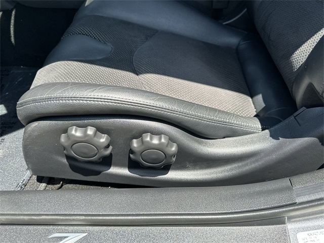 Vehicle image 12 of 21