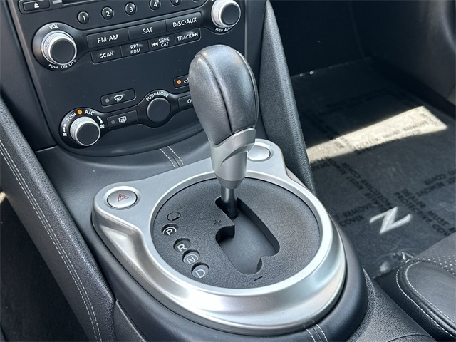 Vehicle image 19 of 21