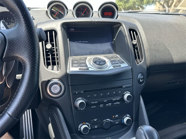 Vehicle image 16 of 21