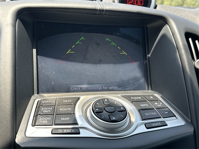Vehicle image 17 of 21