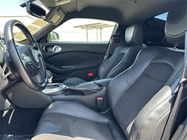 Vehicle image 11 of 21