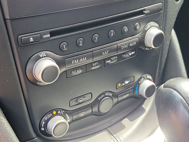Vehicle image 20 of 26