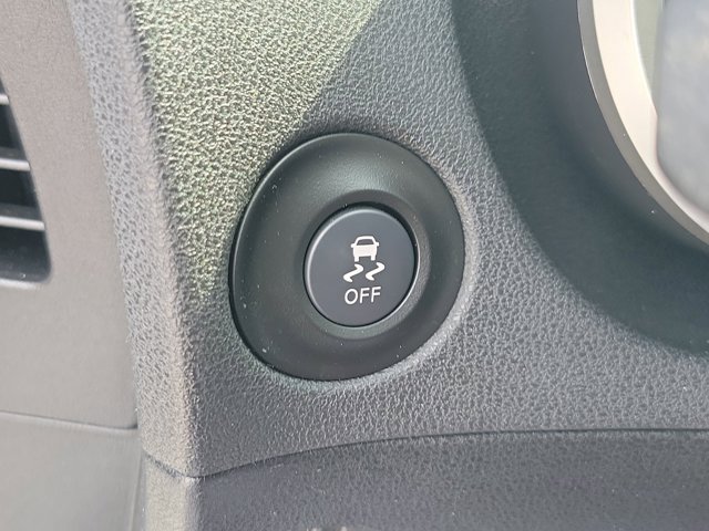 Vehicle image 23 of 26