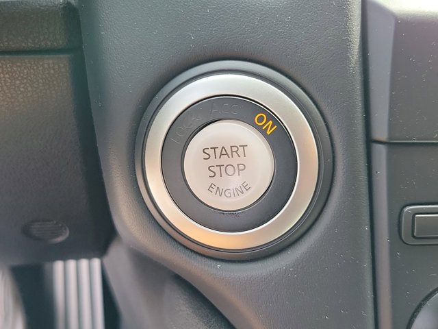 Vehicle image 22 of 26