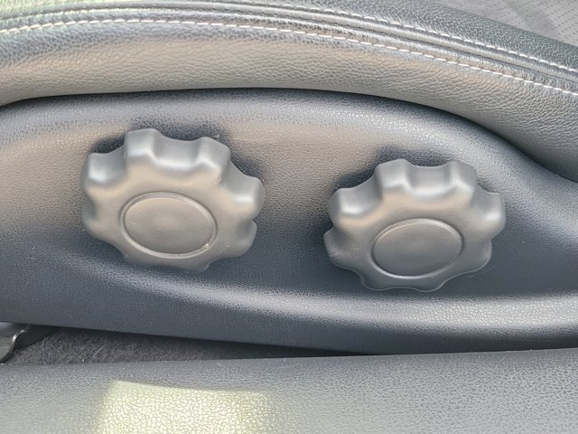 Vehicle image 12 of 26