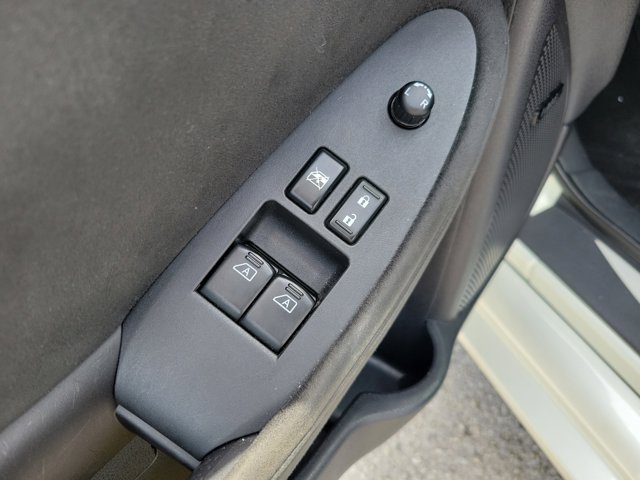 Vehicle image 10 of 26