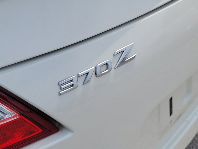 Vehicle image 8 of 26