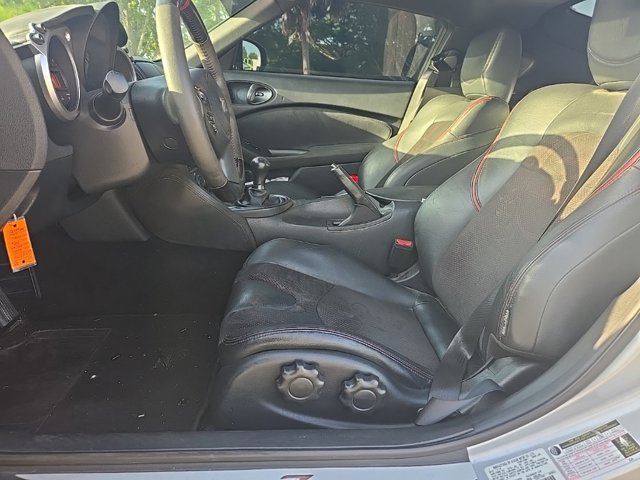 Vehicle image 13 of 21