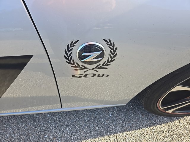 Vehicle image 10 of 21