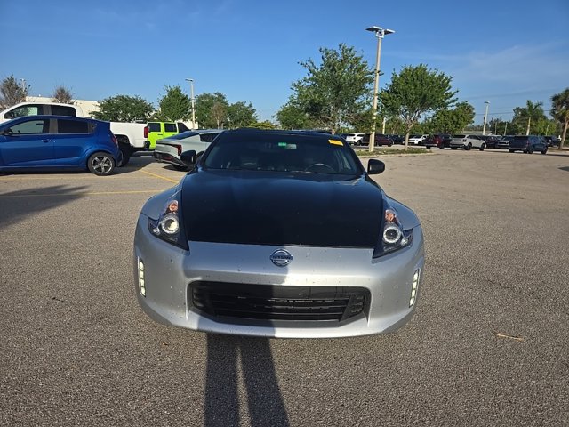 Vehicle image 4 of 21